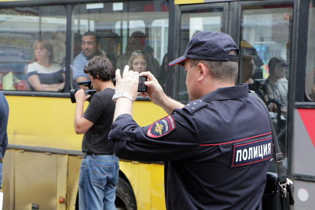 Улитка, черепаха и Флеш устроили гонки с саратовскими автобусами