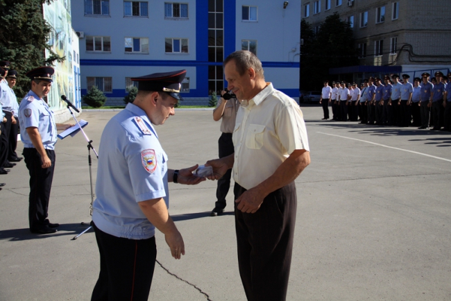 На Гвардейской прохожие поймали уличного грабителя