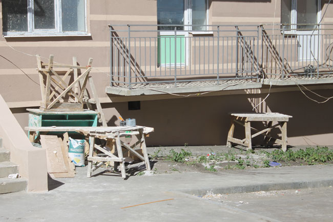 Заселение домов для детей-сирот в 10-м микрорайоне вновь сорвано