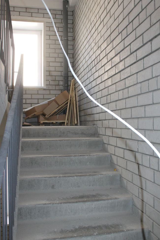 Заселение домов для детей-сирот в 10-м микрорайоне вновь сорвано