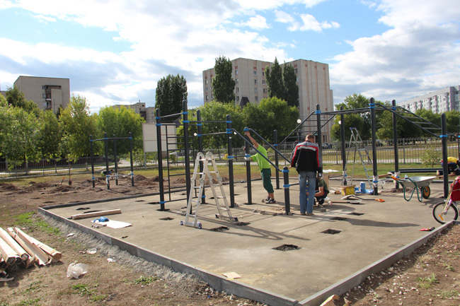 В Балакове возводят спортплощадку для людей с ограниченными возможностями