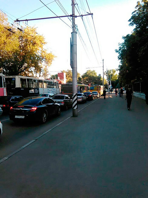 Трамвай на Астраханской и Московской протаранил «Мазду»