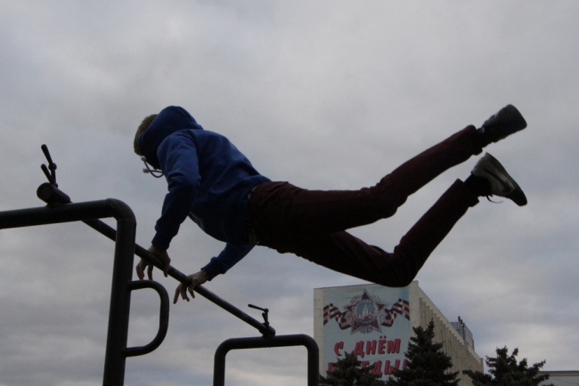 Саратовцы отмечают День трезвости плясками под народные песни