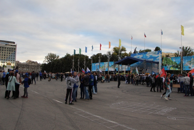 Саратовцы отмечают День трезвости плясками под народные песни