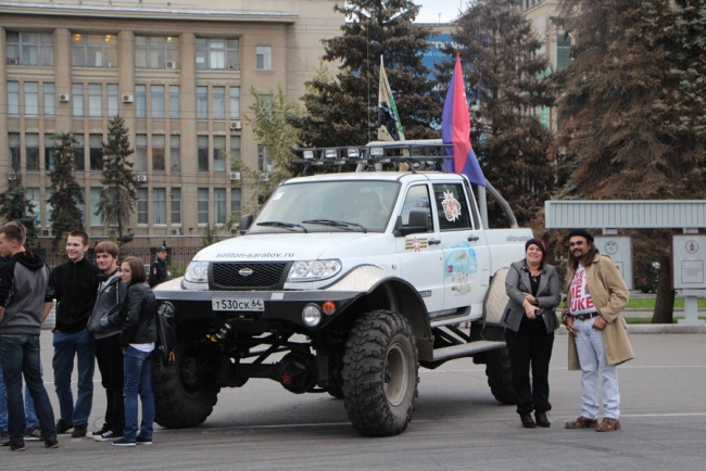Саратовцы отмечают День трезвости плясками под народные песни