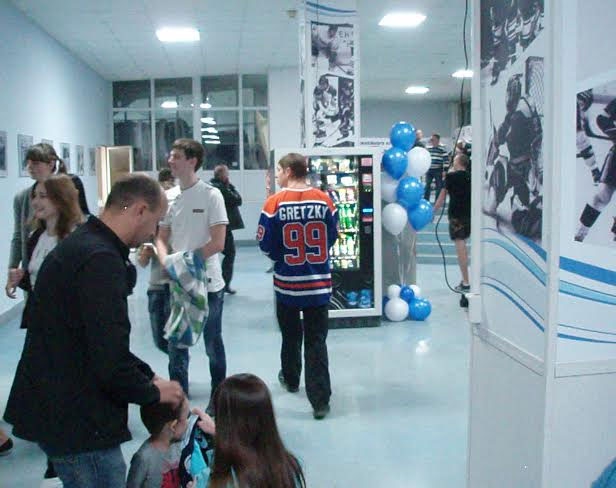 Хоккеисты «Кристалла» уступили казанскому «Барсу»