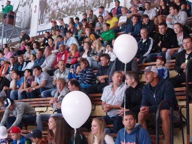 Хоккеисты «Кристалла» уступили казанскому «Барсу»