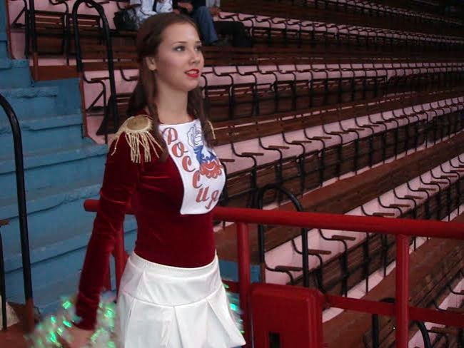 Хоккеисты «Кристалла» уступили казанскому «Барсу»