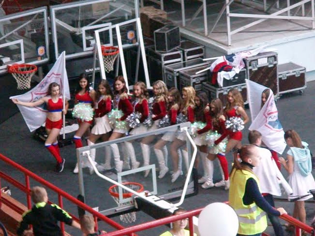 Хоккеисты «Кристалла» уступили казанскому «Барсу»