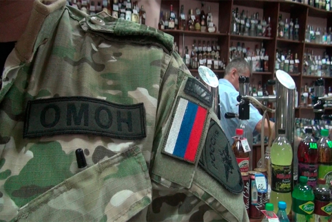 В Энгельсе прошла спецоперация по изъятию из магазина алкоголя