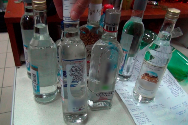 В Энгельсе прошла спецоперация по изъятию из магазина алкоголя