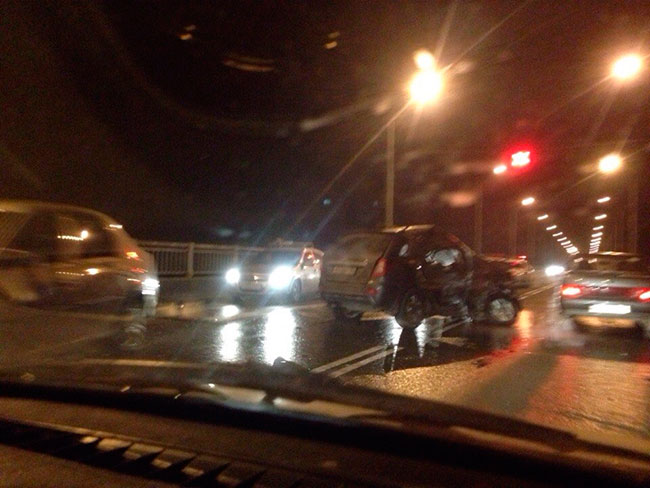 Водитель впал в кому после массового ДТП на мосту Саратов-Энгельс