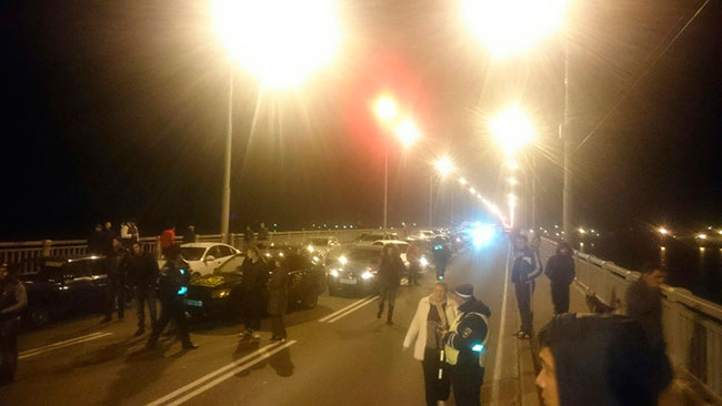 Водитель впал в кому после массового ДТП на мосту Саратов-Энгельс