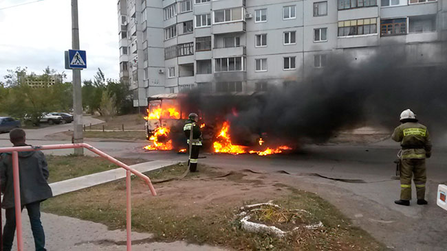 В Балакове полностью выгорел автобус «ПАЗ»