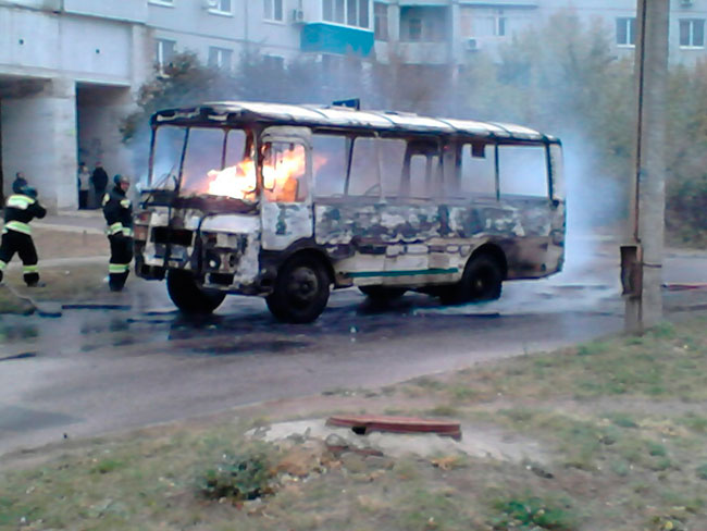 В Балакове полностью выгорел автобус «ПАЗ»