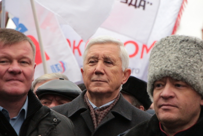 Губернатор и 7000 саратовцев спели гимн России