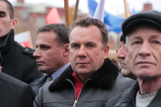 Губернатор и 7000 саратовцев спели гимн России