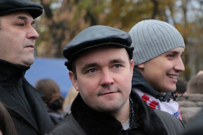 Губернатор и 7000 саратовцев спели гимн России