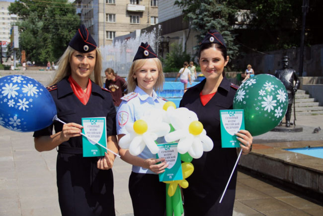 Саратовские полицейские публикуют в сети свои улыбки