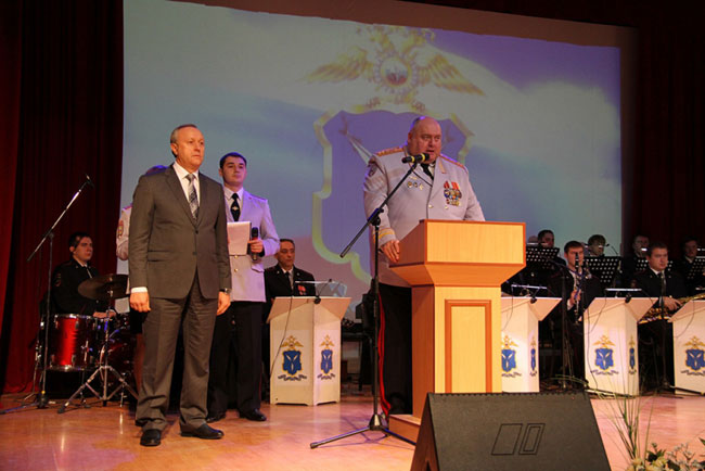 Радаев и Аренин поблагодарили саратовских полицейских за службу