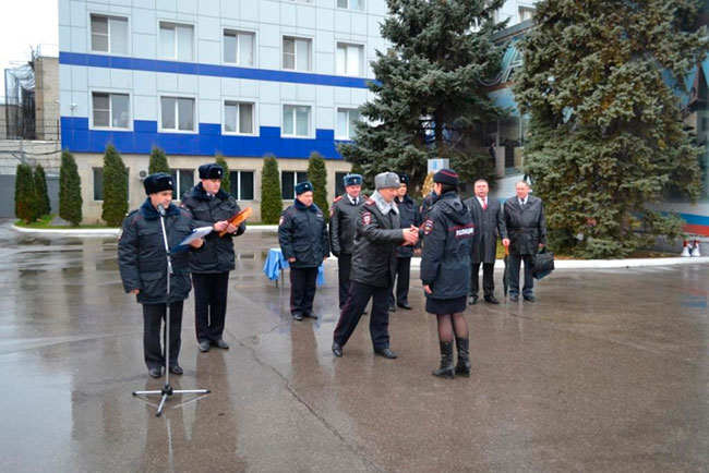 Саратовца наградили за помощь полиции в поимке разбойника