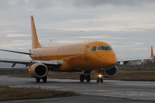 В «Саратовских авиалиниях» не хотят общаться о скандале с дочерью гендиректора