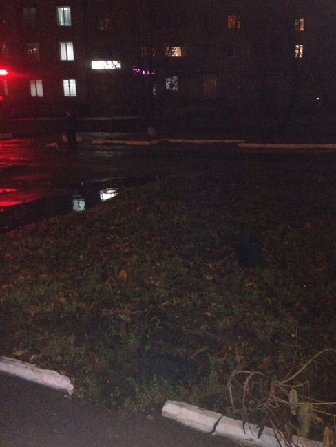 Саратовчанка пожаловалась на открытый колодец возле здания прокуратуры