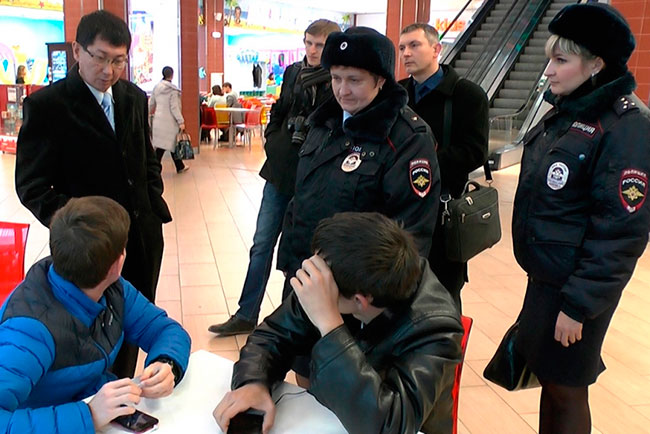 Полиция и общественники ищут по Саратову прогульщиков занятий в школах