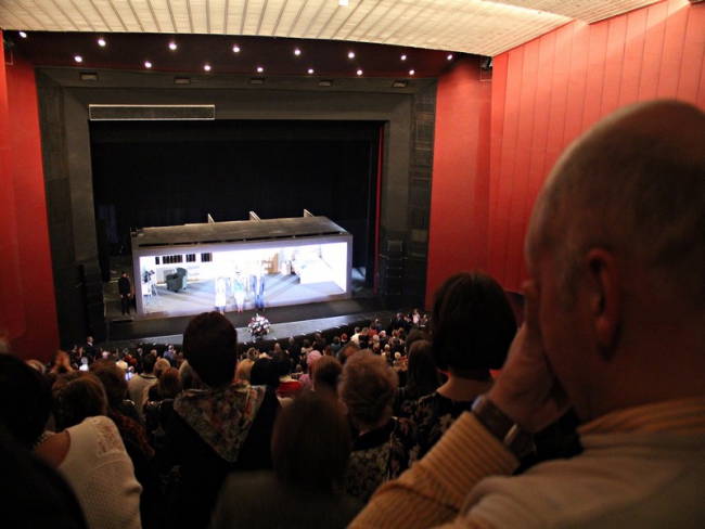 Олег Табаков показал саратовцам «Юбилей ювелира»