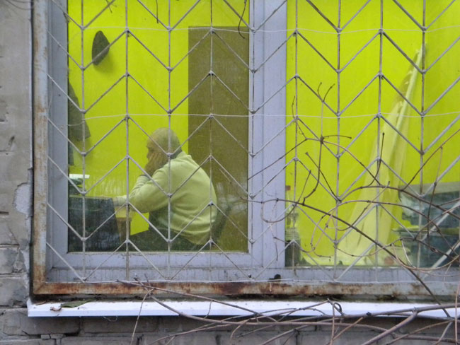 Сотрудники УК закрылись в офисе от активистов «Молодой Гвардии»