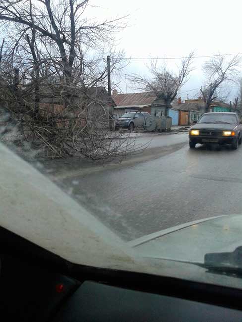 Улицу Шехурдина затопило из-за крупной коммунальной аварии