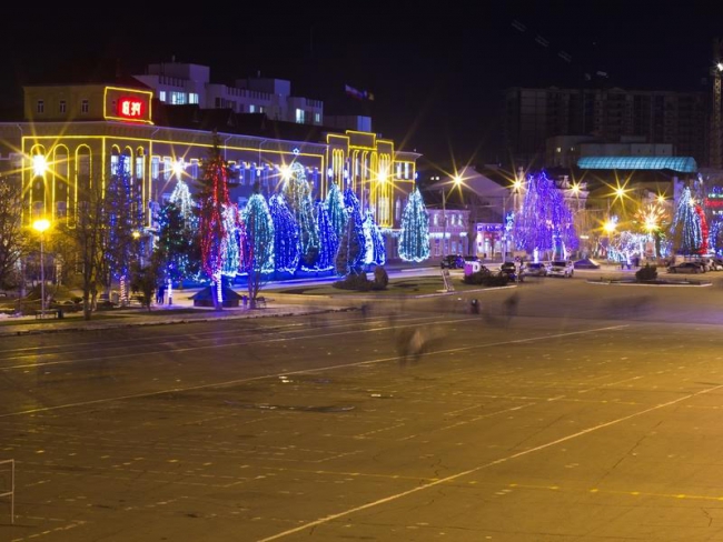 Энгельс украсила новогодняя иллюминация