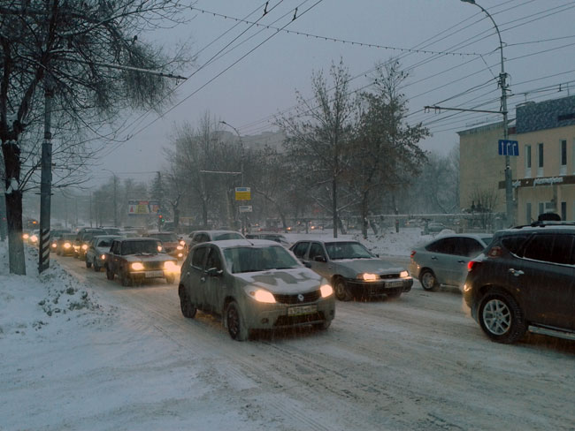 Саратов встал в 9-балльных пробках