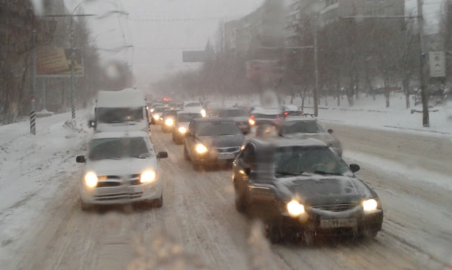 Саратов встал в 9-балльных пробках