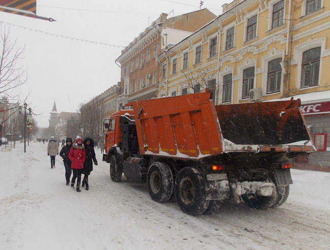 Райадминистрация отчиталась об очистке от снега проспекта Кирова
