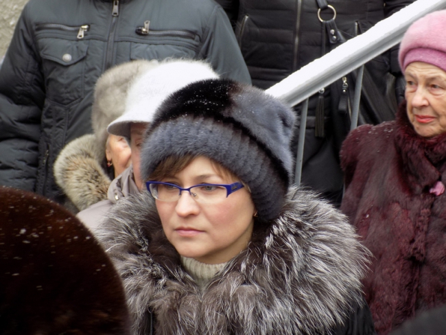 Сенатору Боковой пожаловались на зловоние и гнилые трубы в многоэтажке на Московской