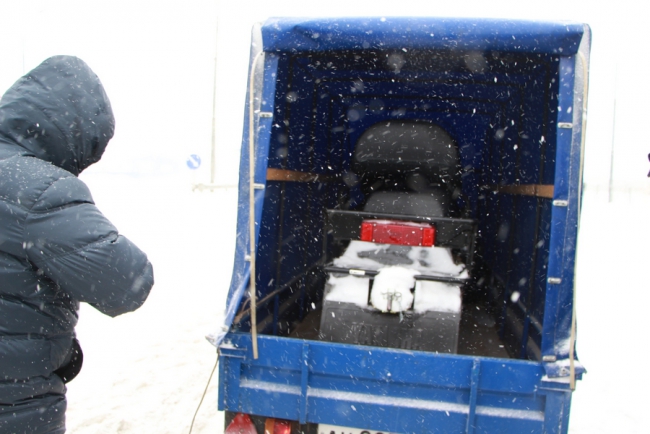 Инспекторы вместо браконьеров нашли на Волге брошеный мотоцикл