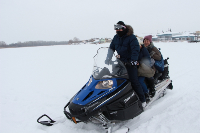 Инспекторы вместо браконьеров нашли на Волге брошеный мотоцикл