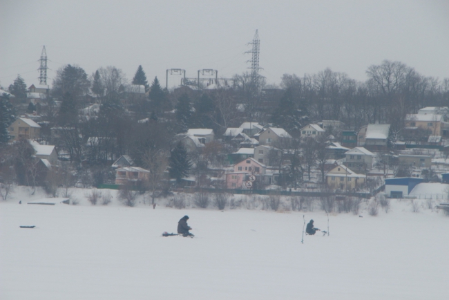 Инспекторы вместо браконьеров нашли на Волге брошеный мотоцикл