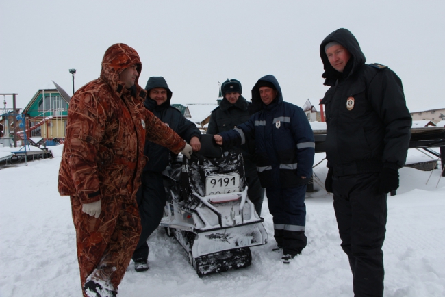 Инспекторы вместо браконьеров нашли на Волге брошеный мотоцикл