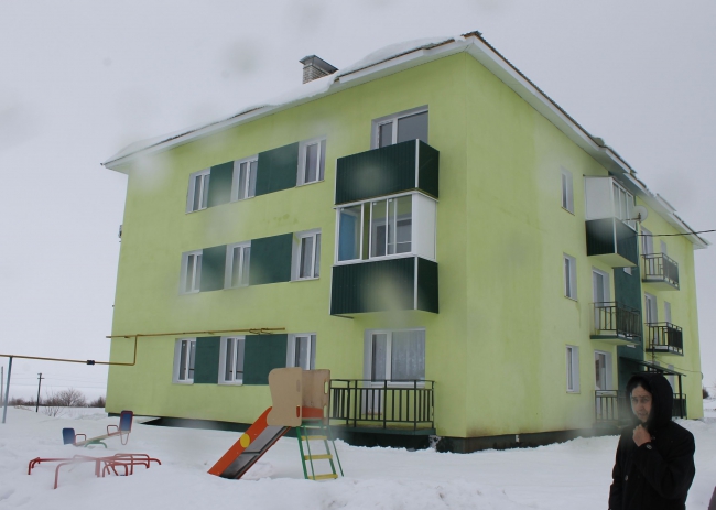 Жители Хвалынского района отказались переселяться из аварийного в новый дом