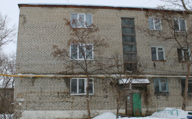 Жители Хвалынского района отказались переселяться из аварийного в новый дом