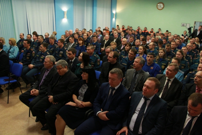 В Саратове чиновники получили грамоты за ликвидацию коммунальной аварии