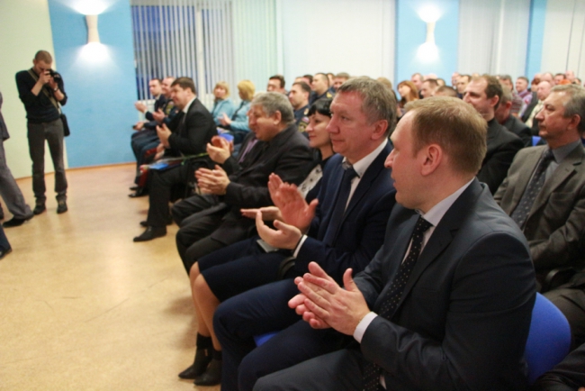 В Саратове чиновники получили грамоты за ликвидацию коммунальной аварии