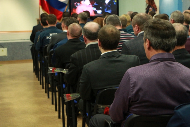 В Саратове чиновники получили грамоты за ликвидацию коммунальной аварии