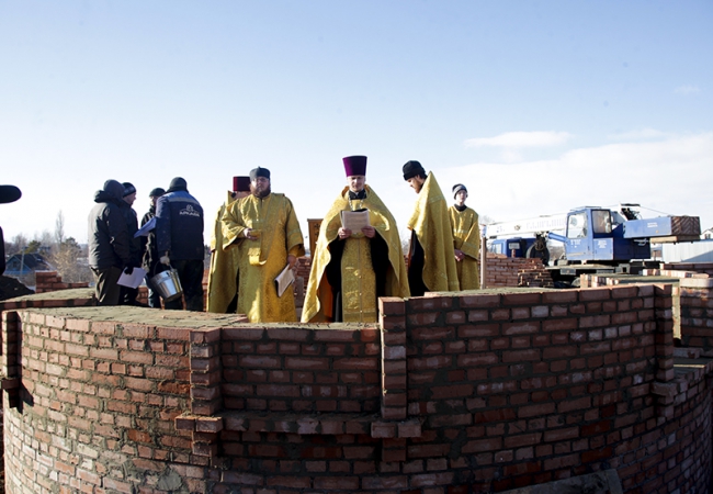 В поселке Жасминный состоялся чин основания храма