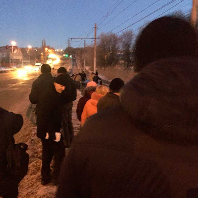 В Саратове у трамвая по пути отвалилась дверь