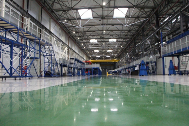 Заместитель министра промышленности РФ посещает завод в Энгельсе