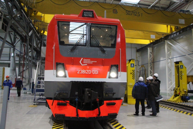 Заместитель министра промышленности РФ посещает завод в Энгельсе