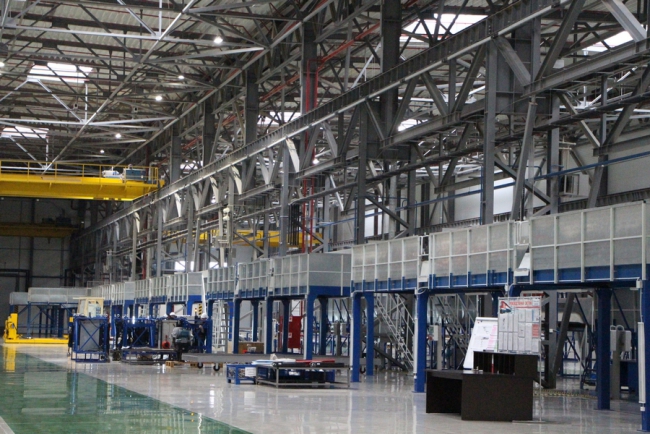 Заместитель министра промышленности РФ посещает завод в Энгельсе